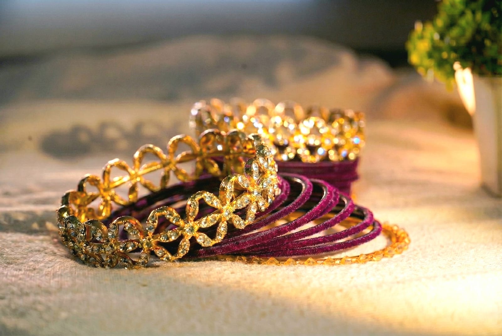 Kundan set on satin