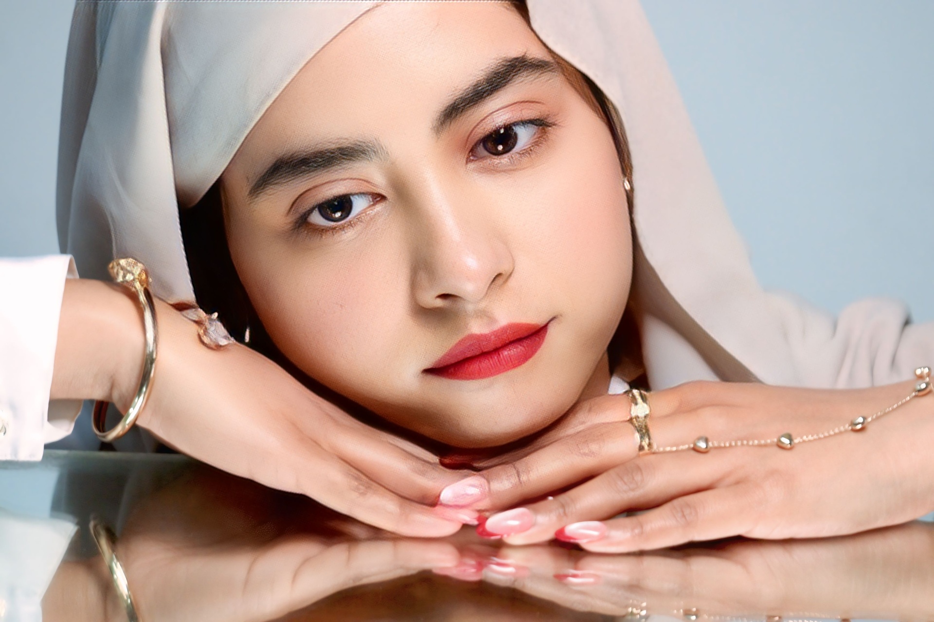 Crimson Veil — Modest Luxury — photo 4