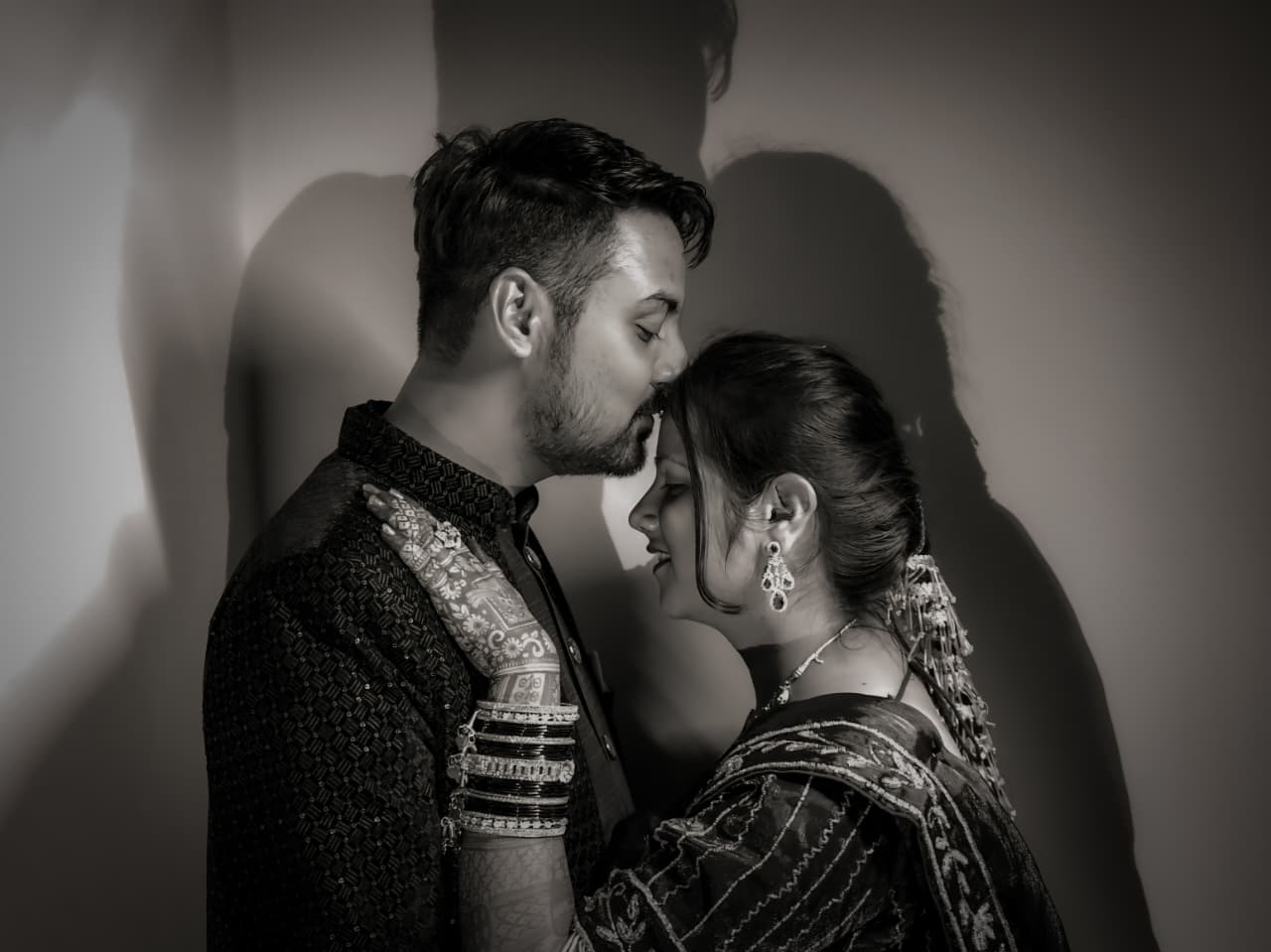 Monochrome Love — Shadow Play