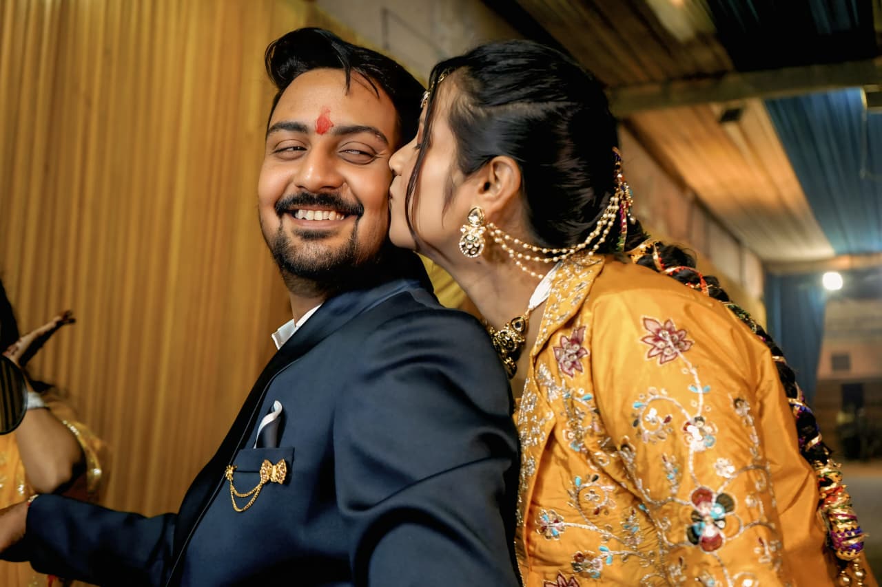 Baraat & Blessings — Candid Wedding Moments